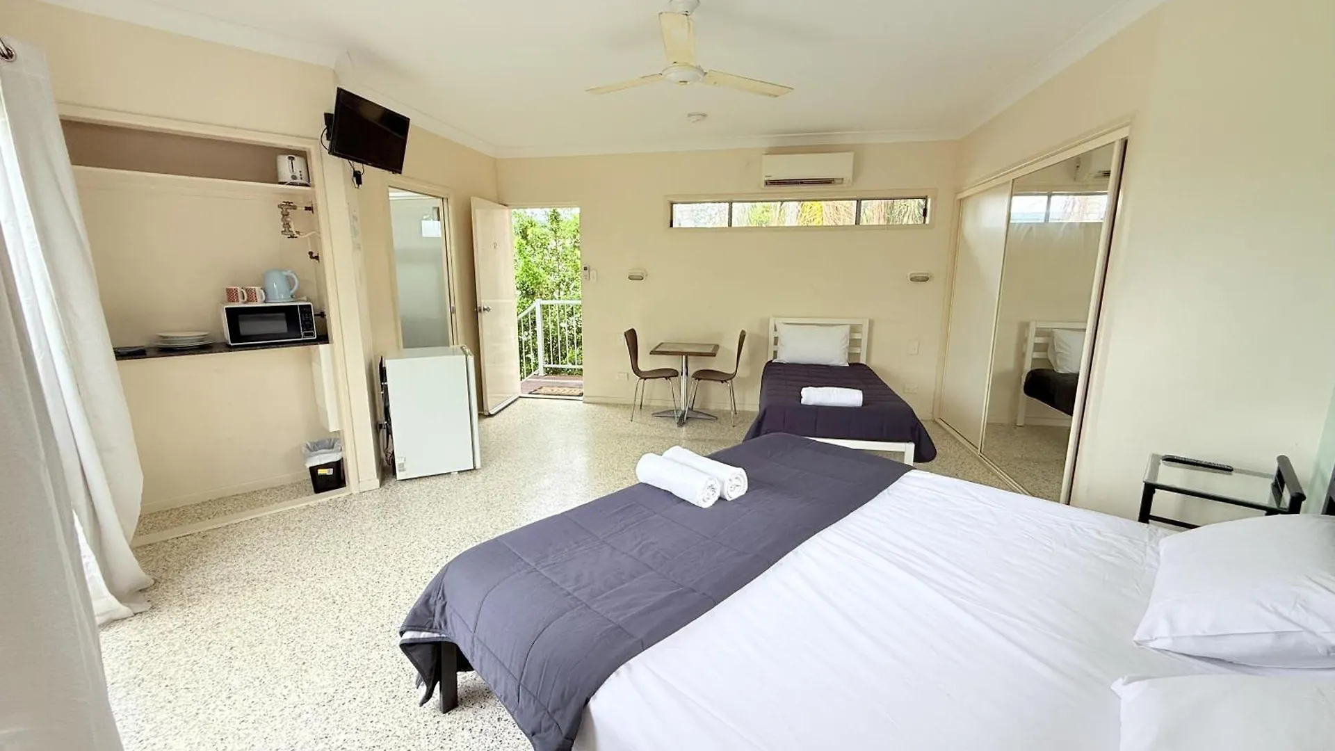 Emu Park Beach Motel Australia