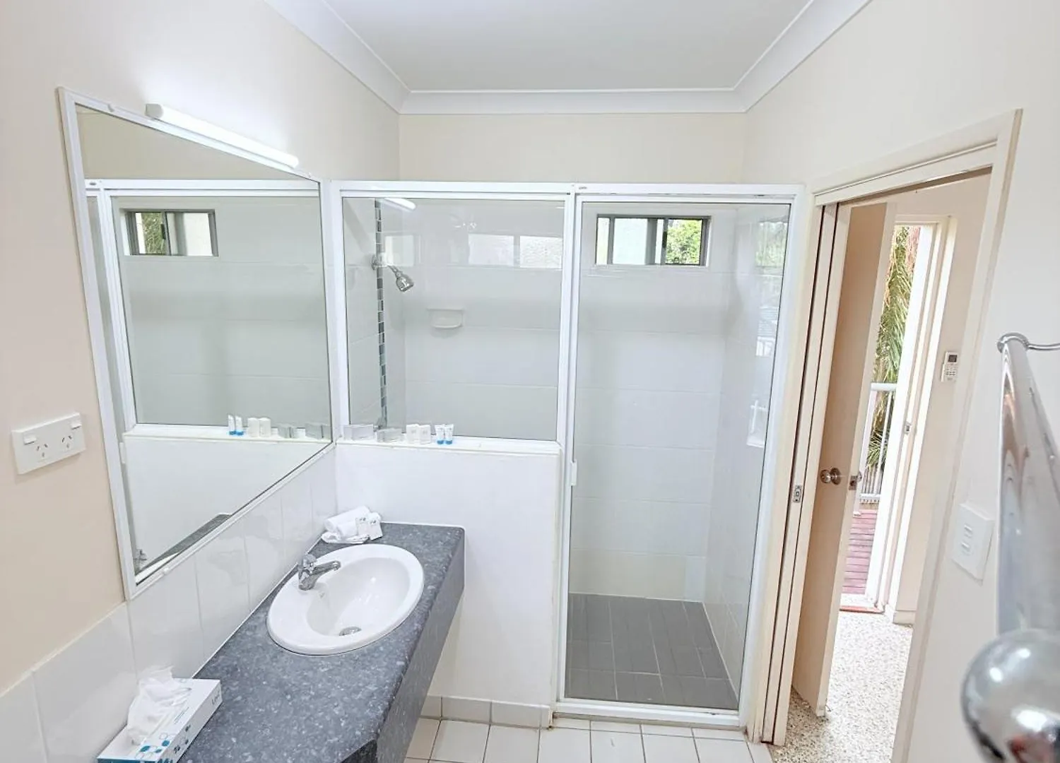 Emu Park Beach Motel