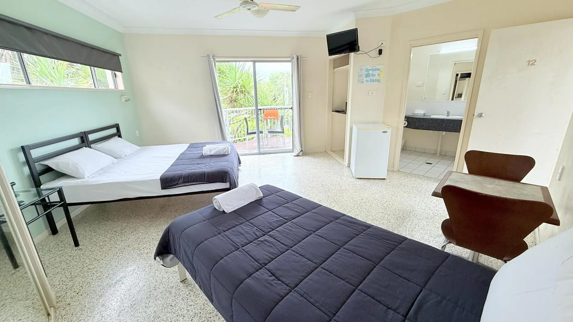 Emu Park Beach Motel